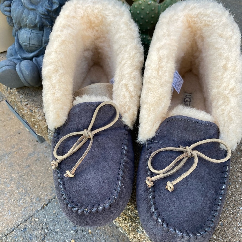 Ugg Alena Nightfall slipper size 8